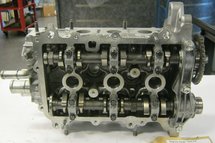 Cilinderkop Toyota Aygo 1KR-FE met kleppen en nokkenas gereviseerd